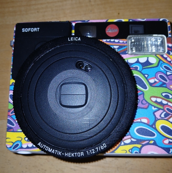 LEICA Sofort Instant Film Camera 2753 - Picture 2 of 16